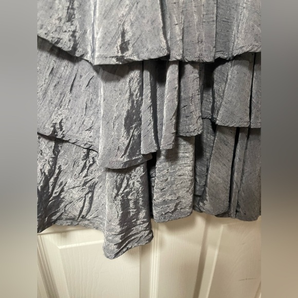 RAMPAGE DRESSES Silver Short Sleeve Drop waist Ruffle Dress Size 5/6 - Picture 5 of 9